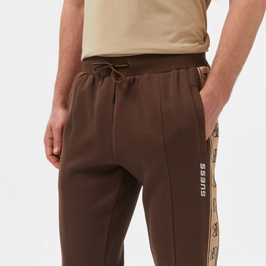  Guess Mickey Cuff Recycled Punto Milano 300 Erkek Kahverengi Eşofman Altı