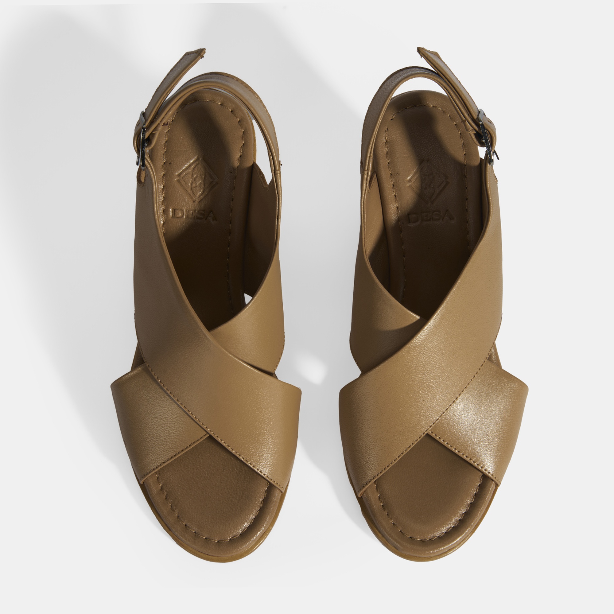 Kahve Kadın Toka Detaylı Deri Sandalet