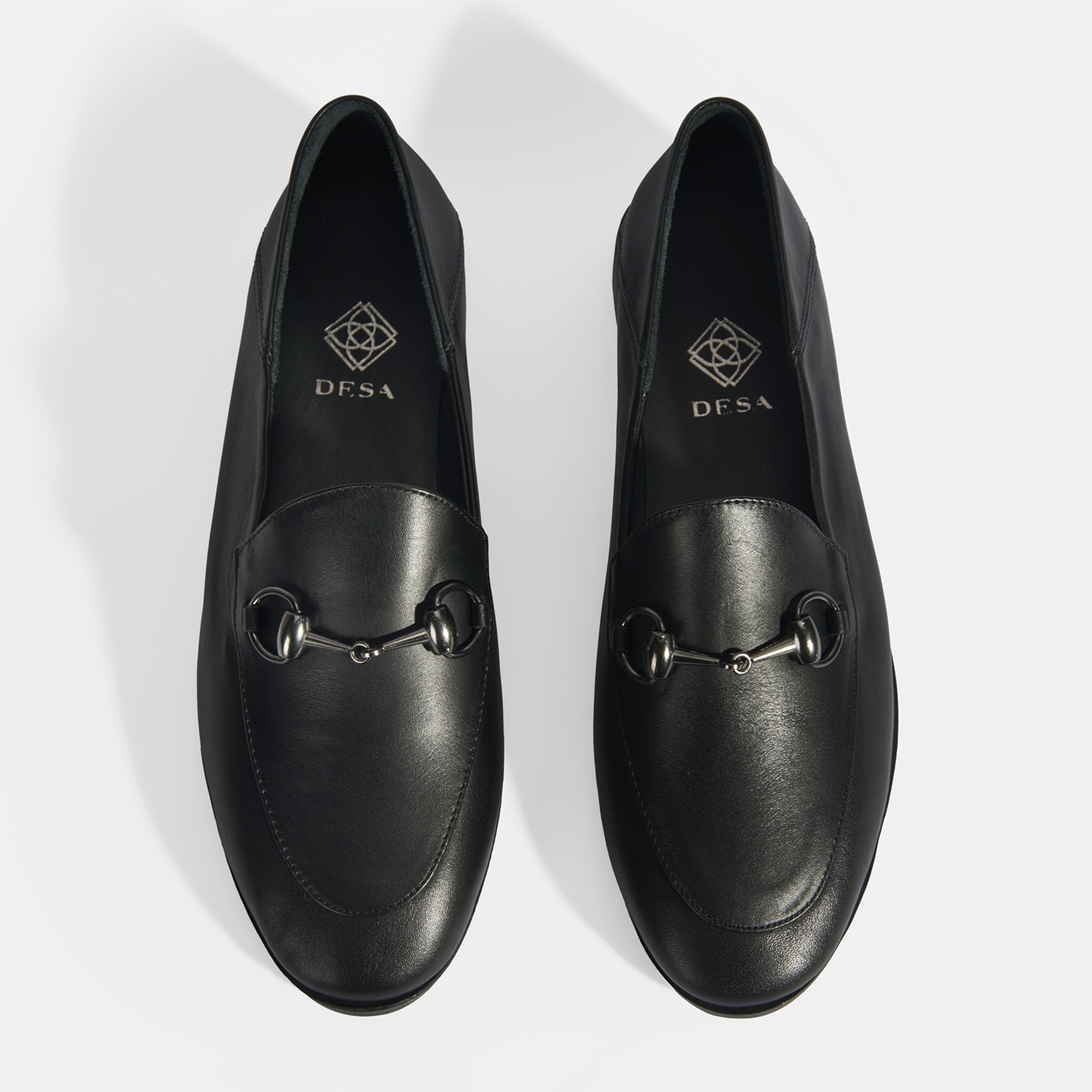 Siyah Kadın Toka Aksesuarlı Deri Loafer