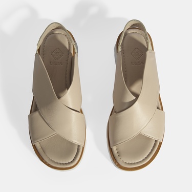  Krem Kadın Lastik Bantlı Deri Sandalet