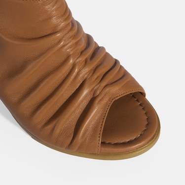  Taba Kadın Cırt Cırtlı Deri Sandalet