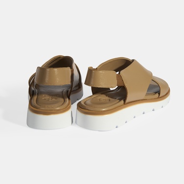  Taba Kadın Lastik Bantlı Deri Sandalet