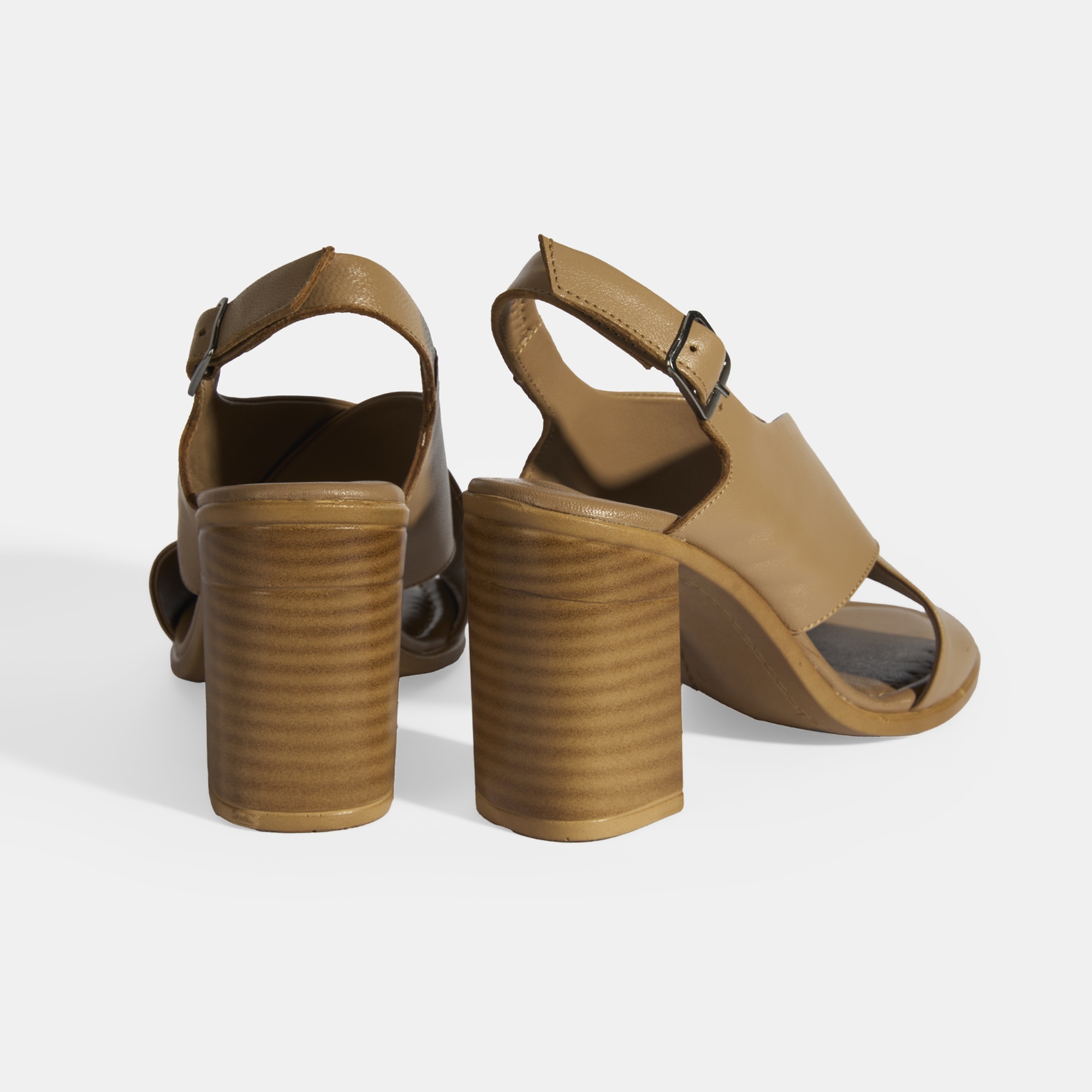 Kahve Kadın Toka Detaylı Deri Sandalet