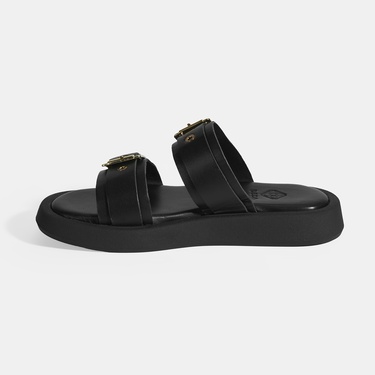  Kadın Siyah Toka Detaylı Deri Terlik