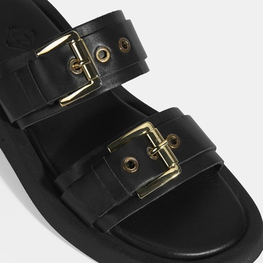  Kadın Siyah Toka Detaylı Deri Terlik