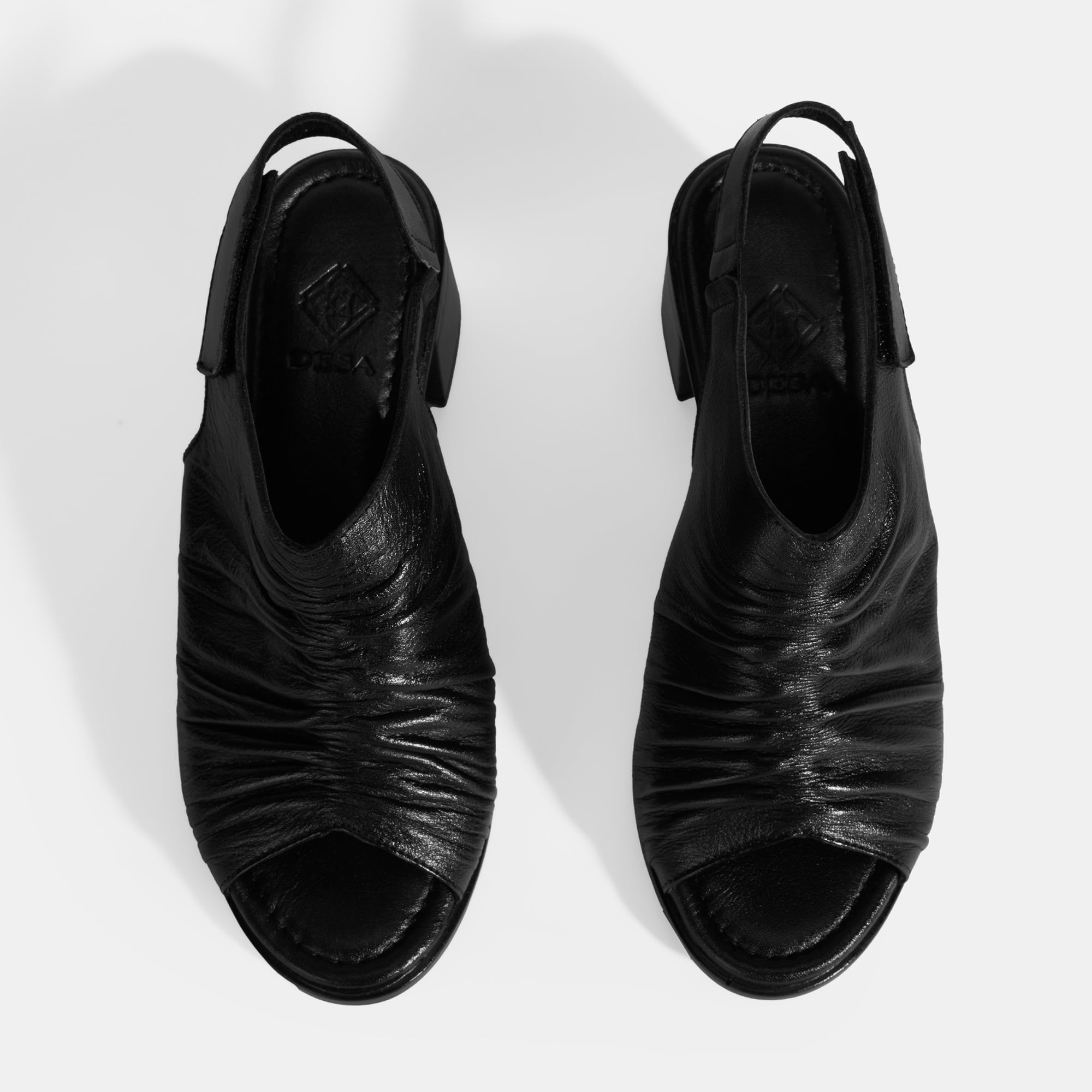 Siyah Kadın Cırt Cırtlı Deri Sandalet