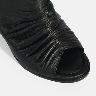  Siyah Kadın Cırt Cırtlı Deri Sandalet