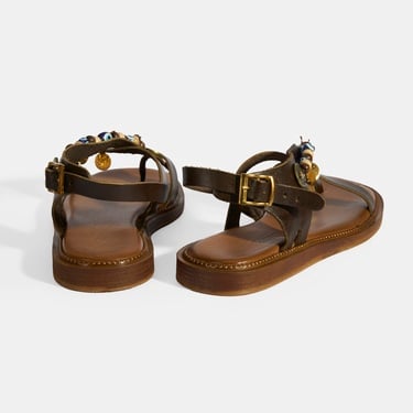  Kahve Kadın Toka Detaylı Aksesuarlı Deri Sandalet