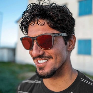  OAKLEY ERKEK GÜNEŞ GÖZLÜĞÜ Frogskins Range