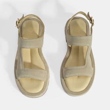  Kadın Bej Süet Tokalı Sandalet