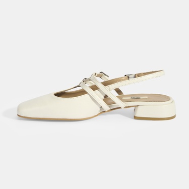  Kadın Beyaz Tokalı Deri Günlük Ayakkabı