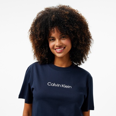  Calvin Klein Hero Logo Regular Kadın Lacivert T-Shirt