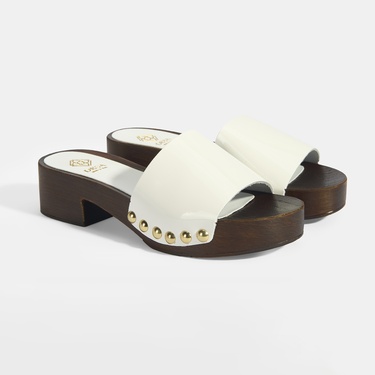  Kadın Beyaz Zımba Detaylı Topuklu Terlik