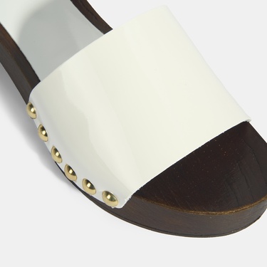  Kadın Beyaz Zımba Detaylı Topuklu Terlik