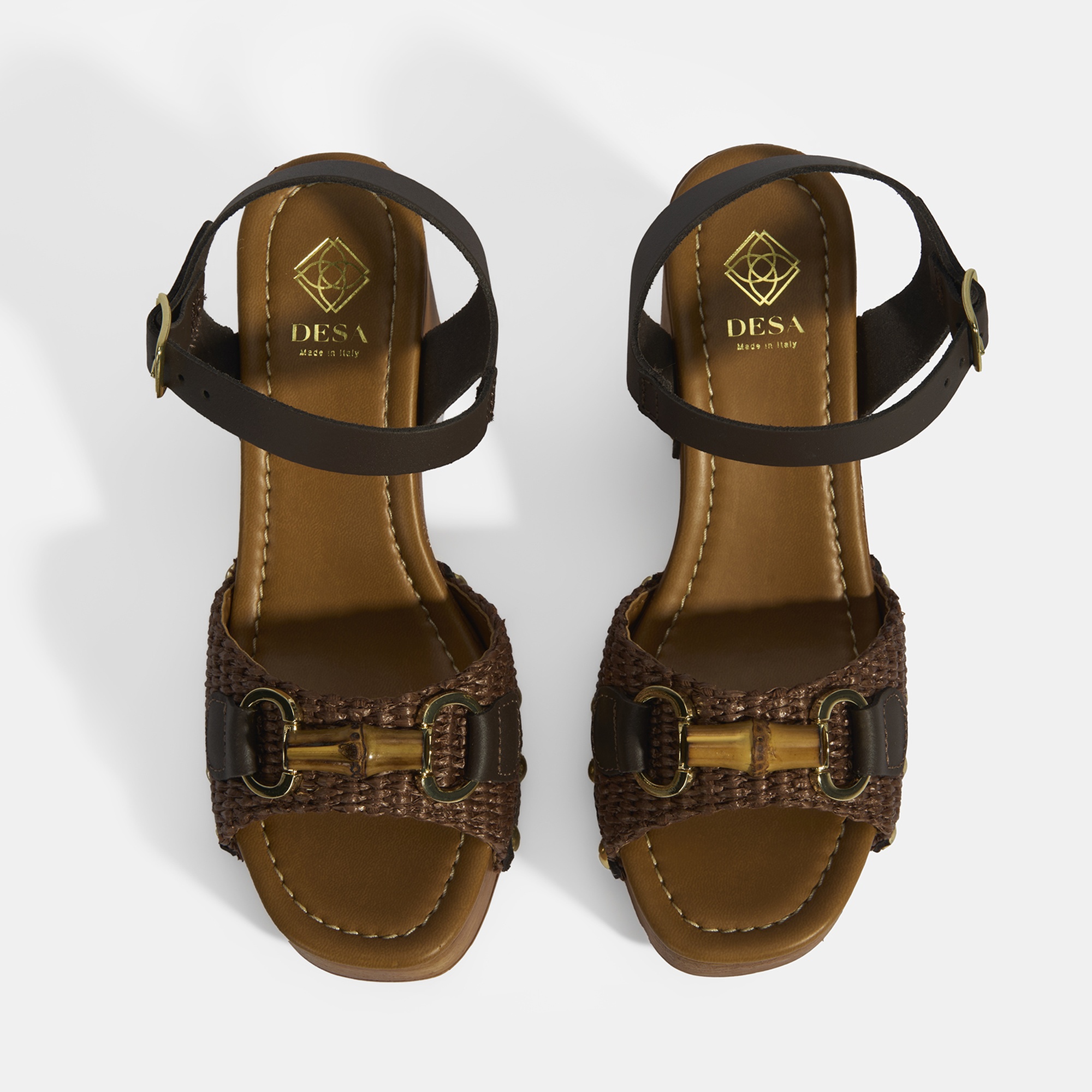 Kadın Kahve Tokalı Aksesuarlı Detaylı Topuklu Sandalet