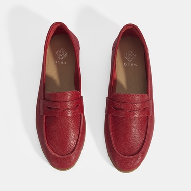  Kadın Kırmızı Slip-On Deri Loafer
