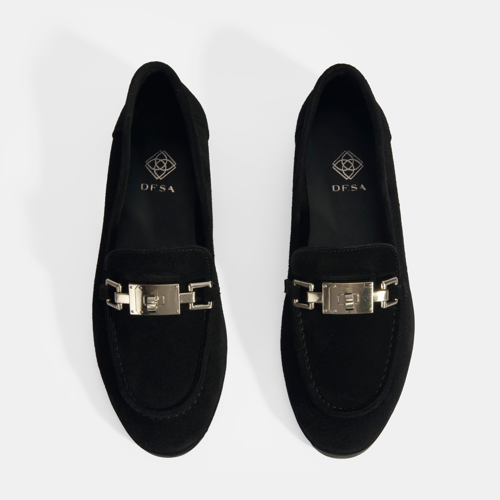Kadın Siyah Kilit Aksesuarlı Slip-On Süet Loafer
