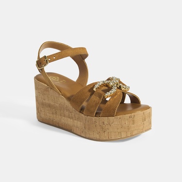  Kadın Taba Taşlı Toka Aksesuarlı Süet Dolgu Topuklu Sandalet