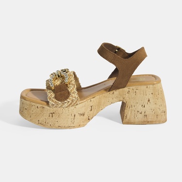  Kadın Bej Hasır Detaylı Toka Aksesuarlı Topuklu Sandalet