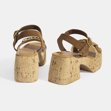  Kadın Bej Hasır Detaylı Toka Aksesuarlı Topuklu Sandalet