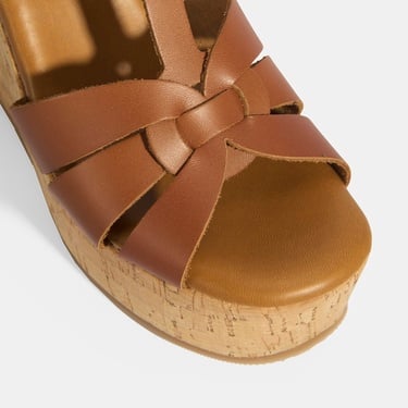  Kadın Taba Toka Aksesuarlı T-Bant Deri Dolgu Topuklu Sandalet