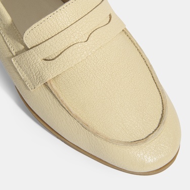  Kadın Bej Slip-On Deri Loafer