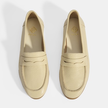  Kadın Bej Slip-On Deri Loafer