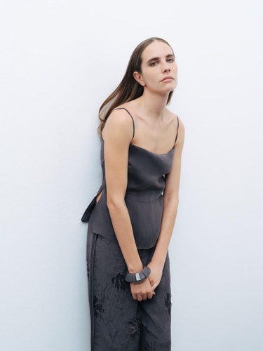  Yırtmaçlı Askılı Bluz