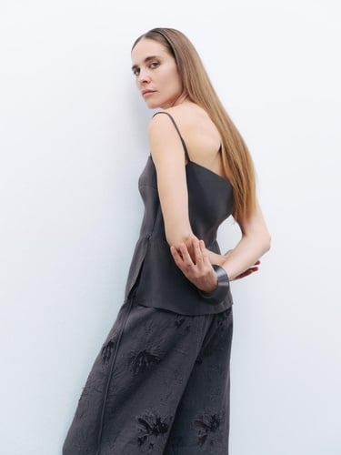  Yırtmaçlı Askılı Bluz