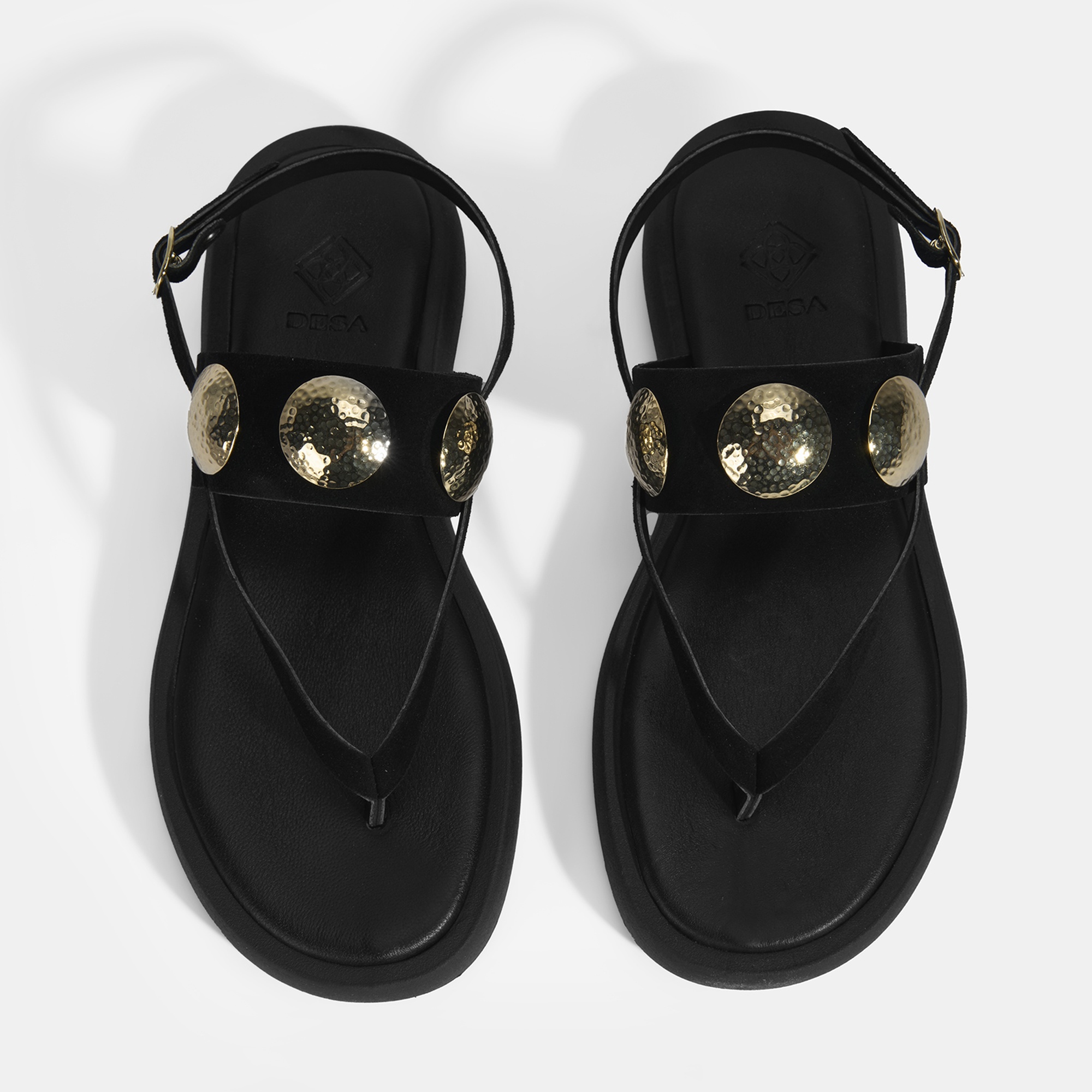 Kadın Siyah Metal Aksesuarlı Ayarlanabilir Tokalı Süet Sandalet