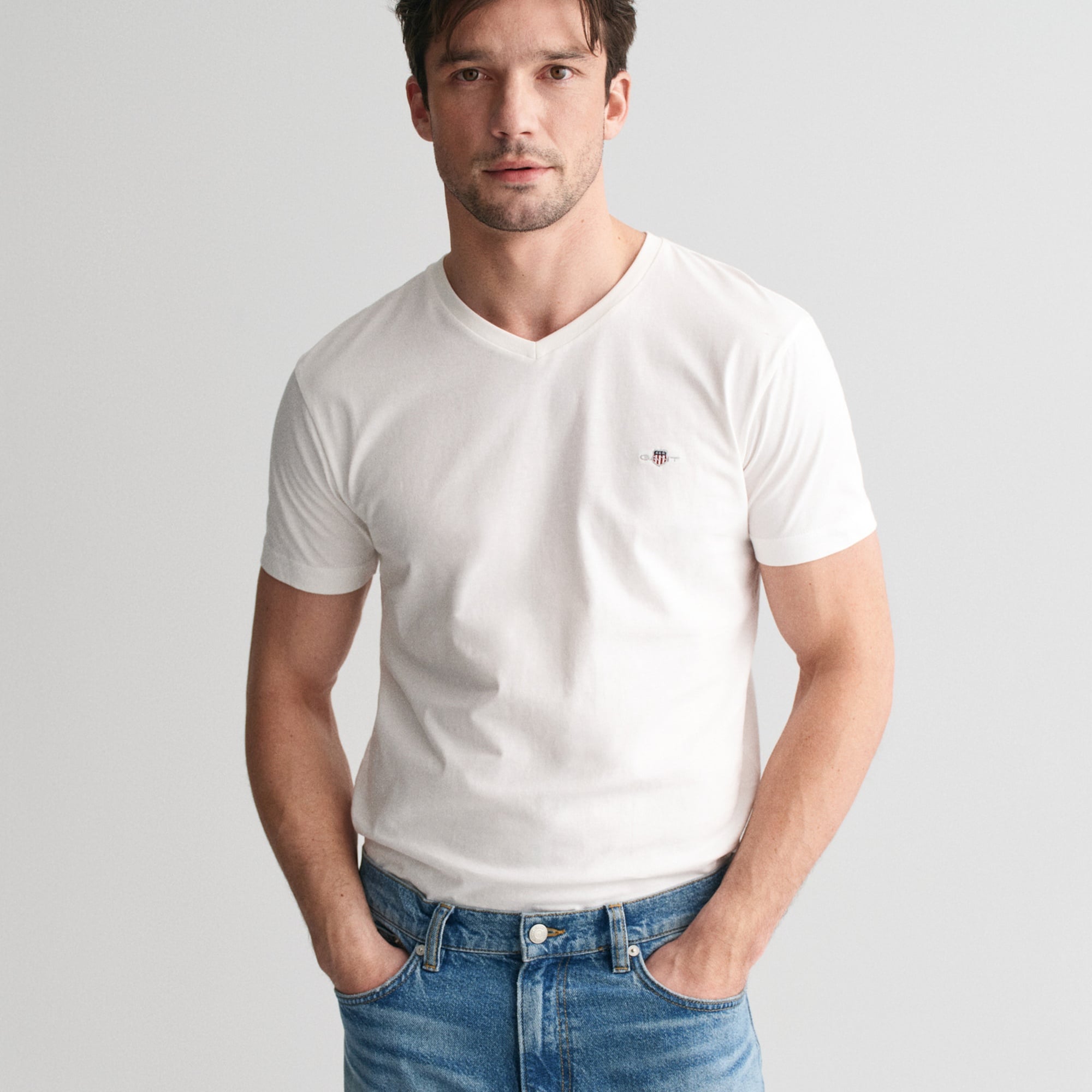 GANT Erkek Beyaz Slim Fit V Yaka T-Shirt