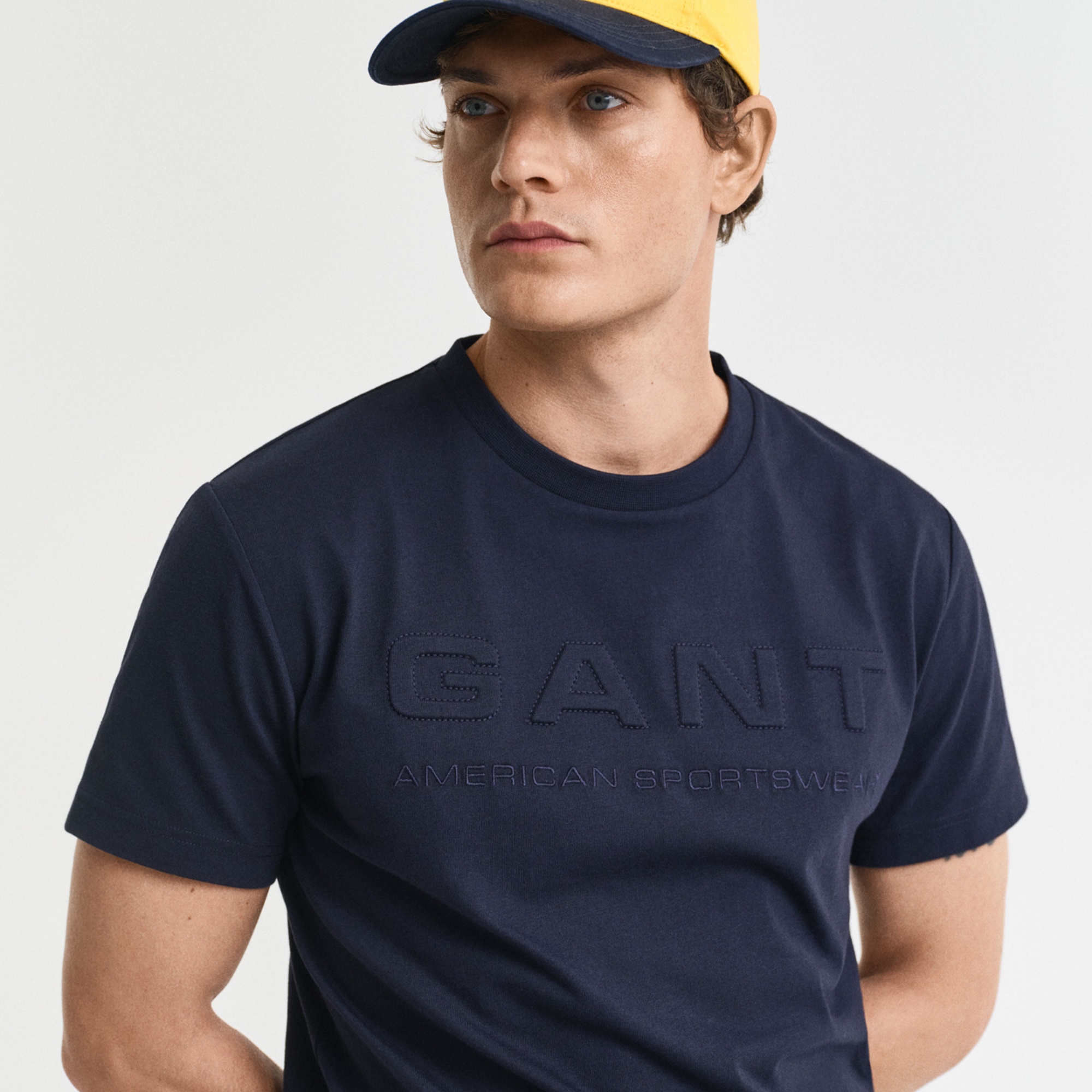 GANT Erkek Lacivert Regular Fit Bisiklet Yaka Logolu T-Shirt