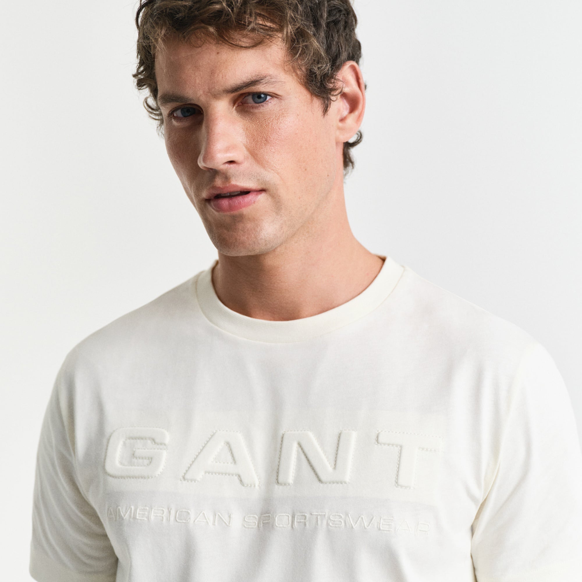GANT Erkek Krem Regular Fit Bisiklet Yaka Logolu T-Shirt