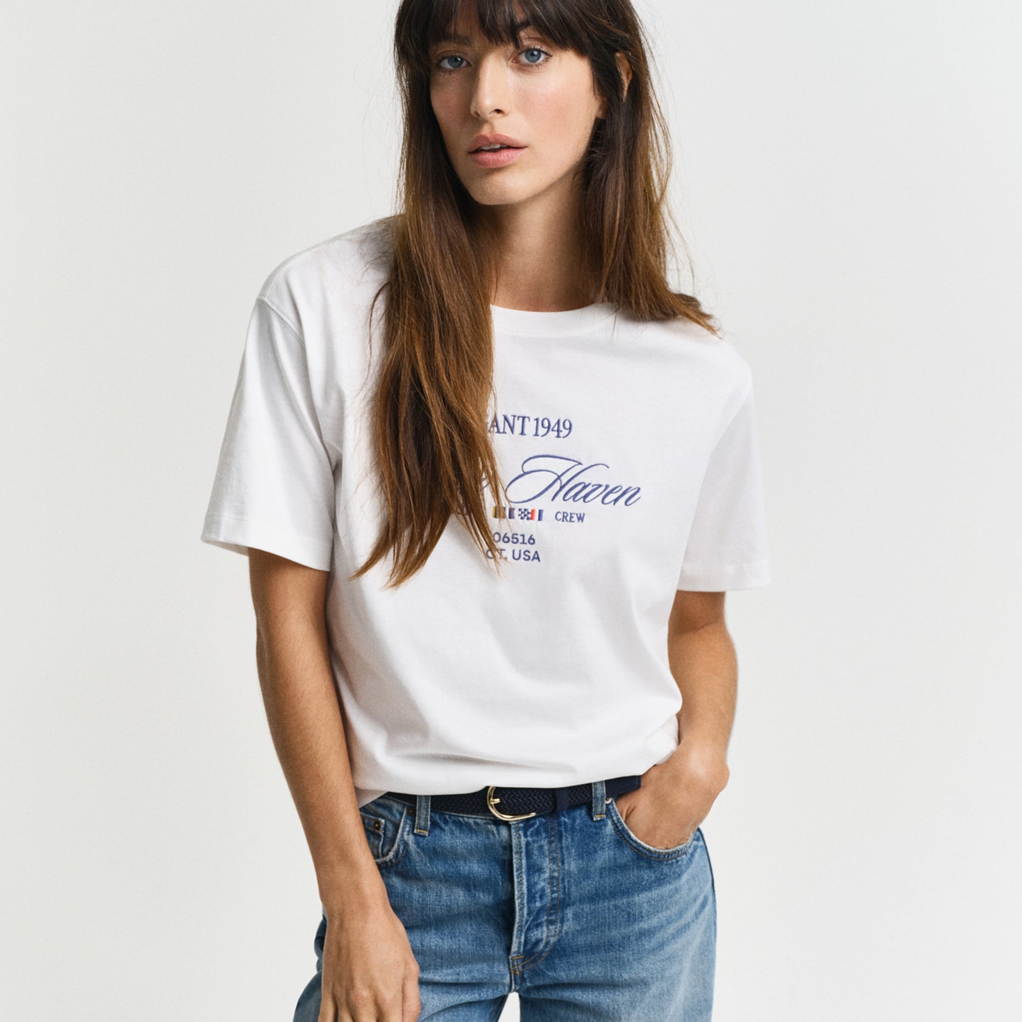 GANT Kadın Krem Relaxed Fit Bisiklet Yaka Logolu T-Shirt