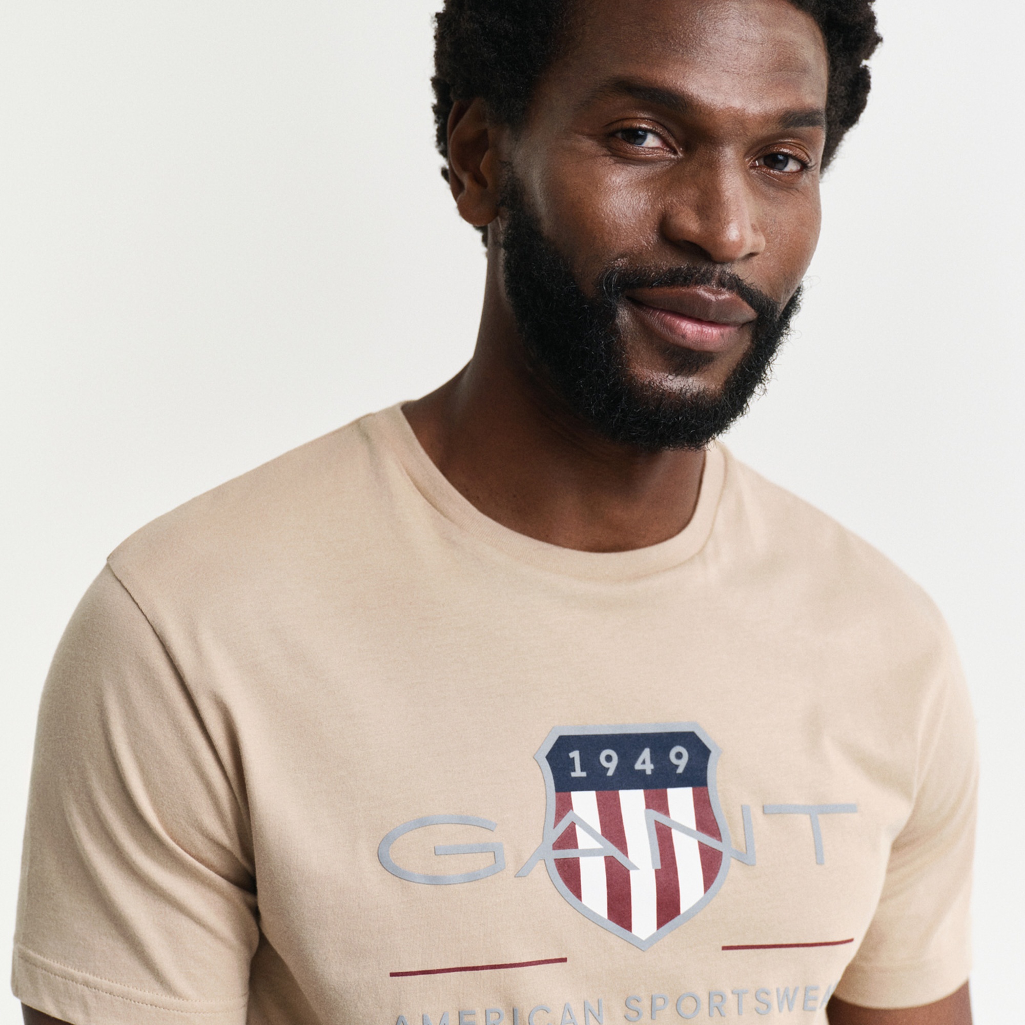 GANT Erkek Bej Regular Fit Bisiklet Yaka Logolu T-Shirt