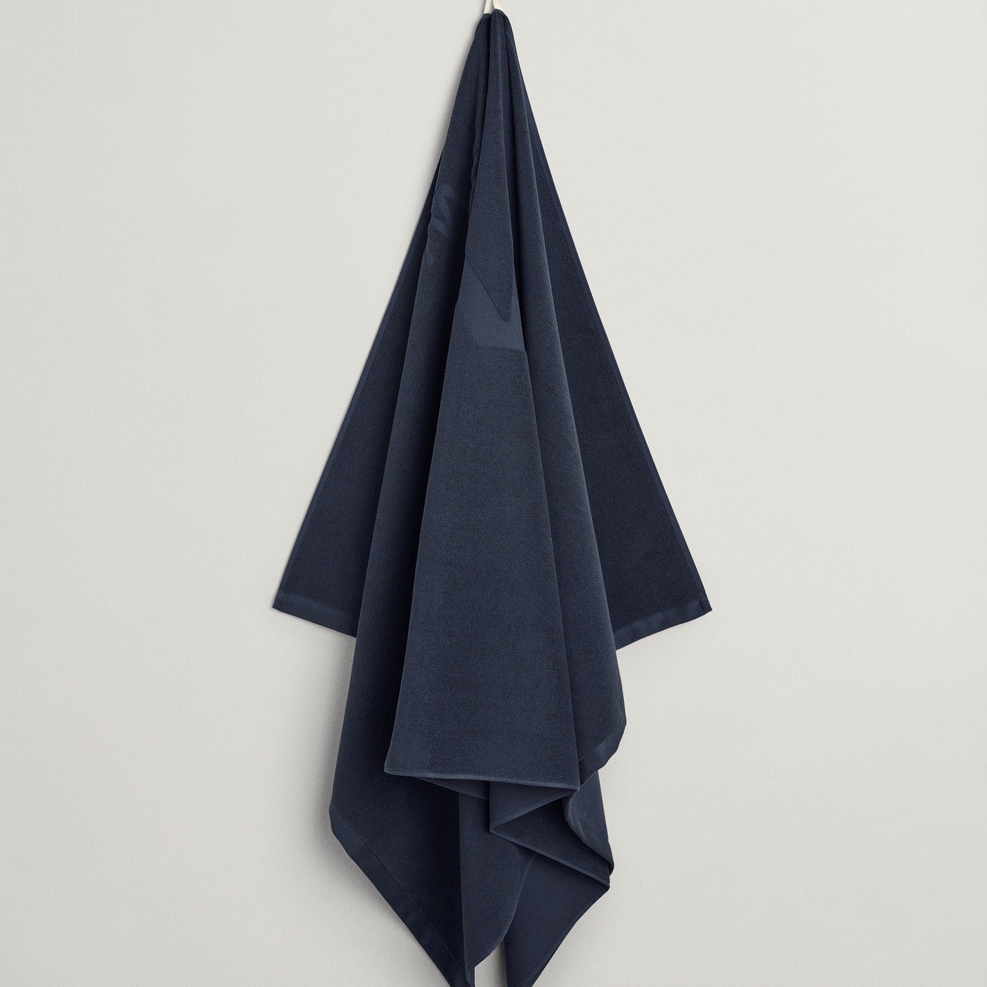 GANT Unisex Lacivert Logolu Havlu