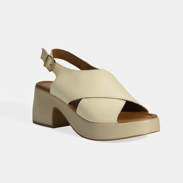  Krem Kadın Toka Detaylı Deri Sandalet