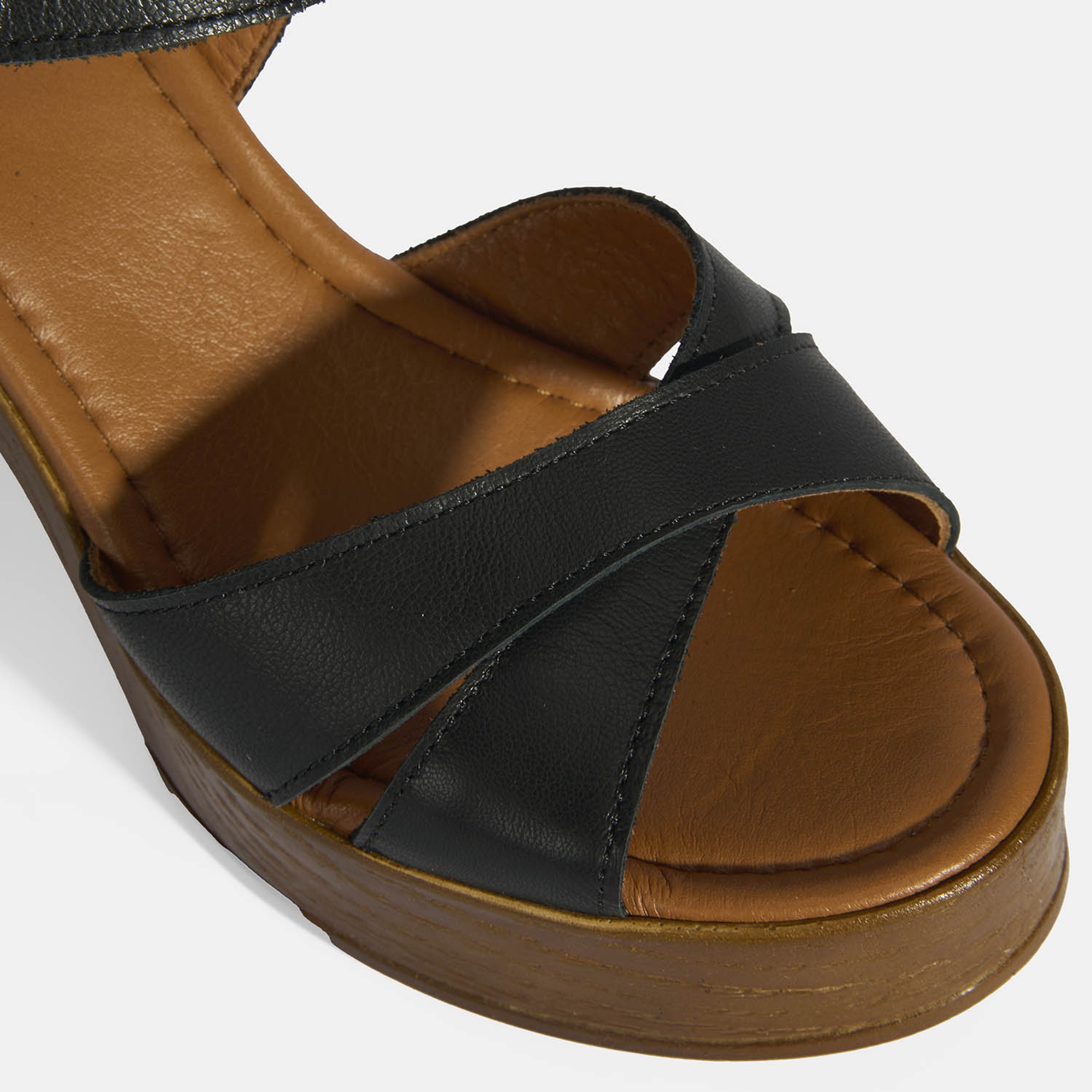 Siyah Kadın Toka Detaylı Deri Sandalet