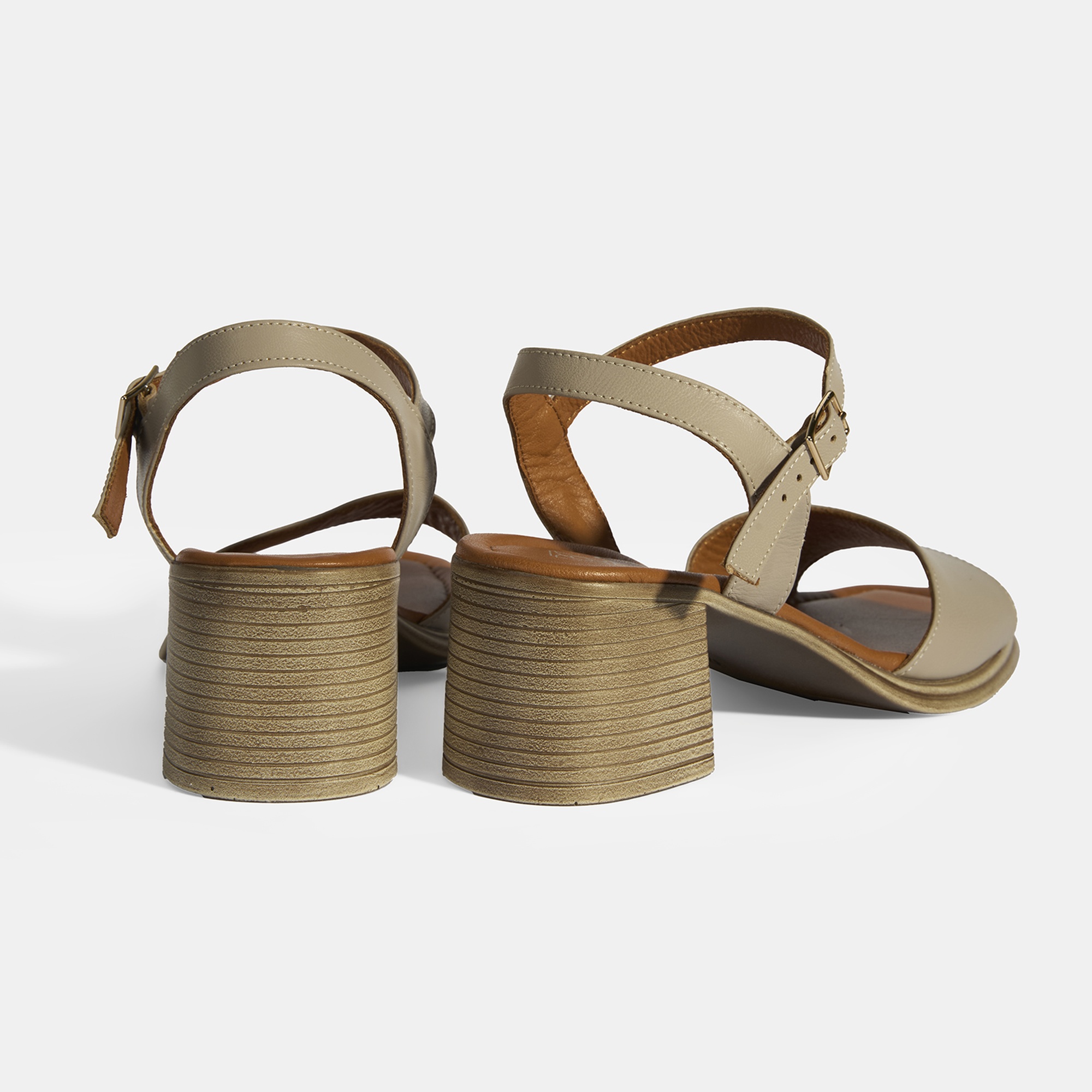 Vizon Kadın Toka Detaylı Deri Sandalet