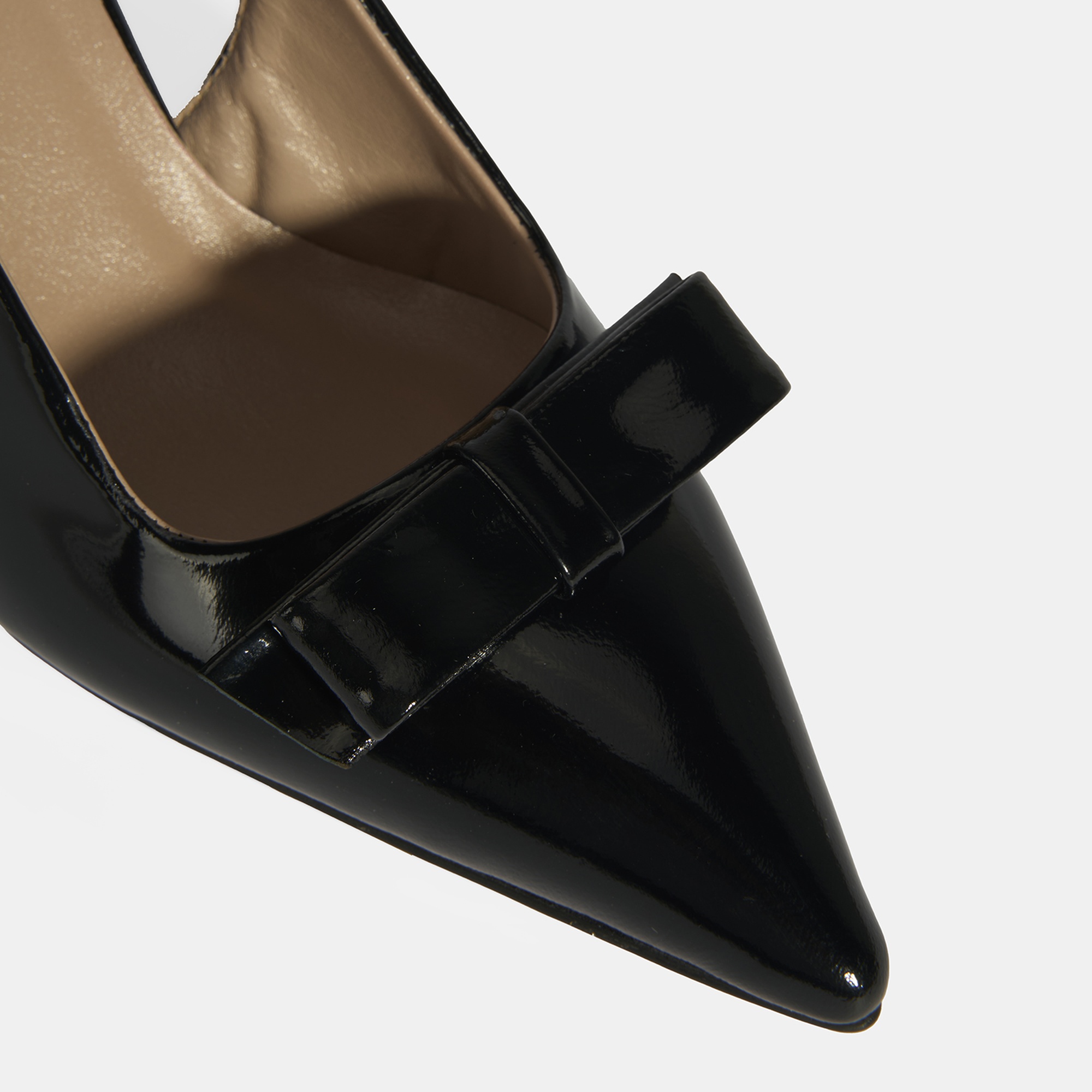 Kadın Siyah Fiyonk Detaylı Rugan Topuklu Klasik Ayakkabı