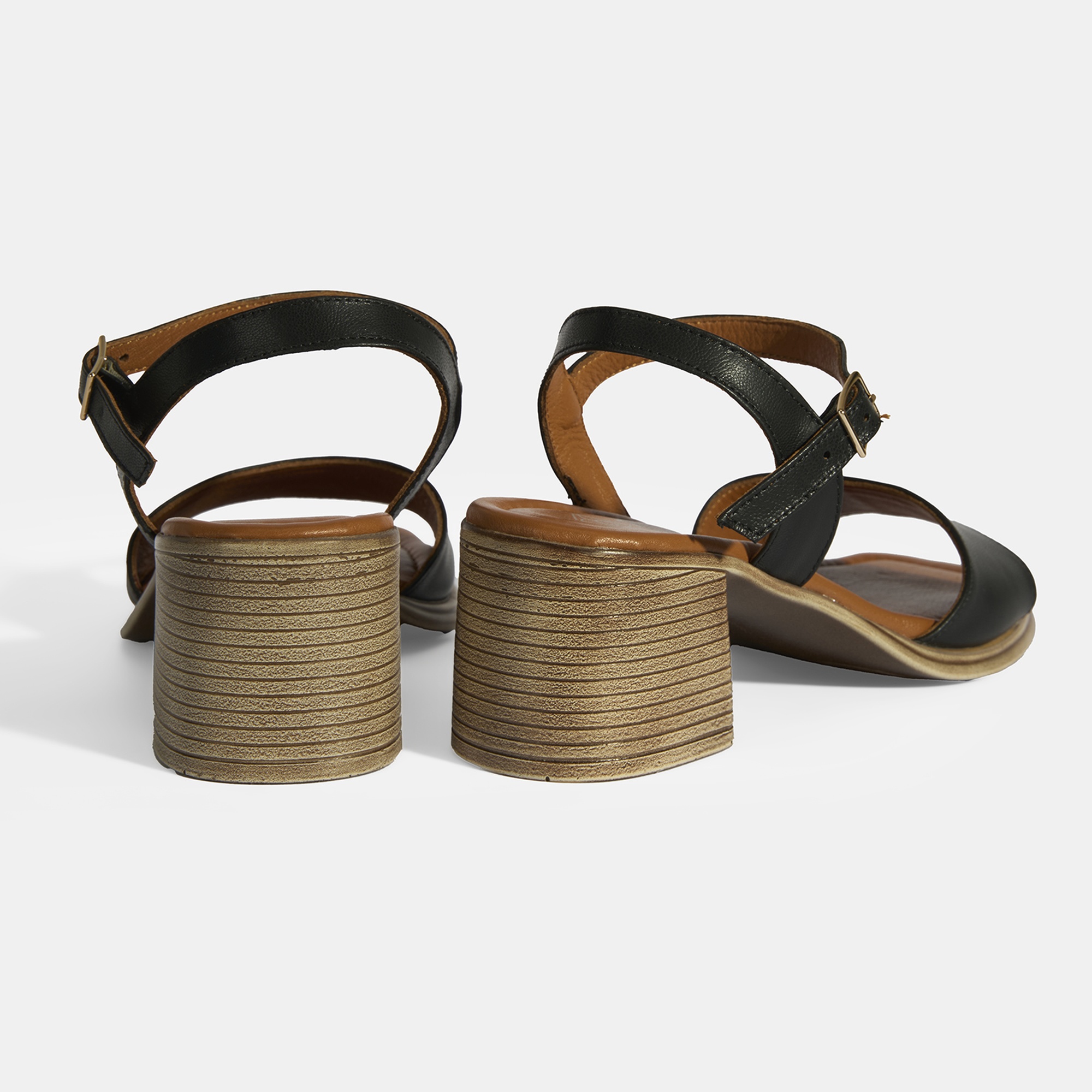 Siyah Kadın Toka Detaylı Deri Sandalet