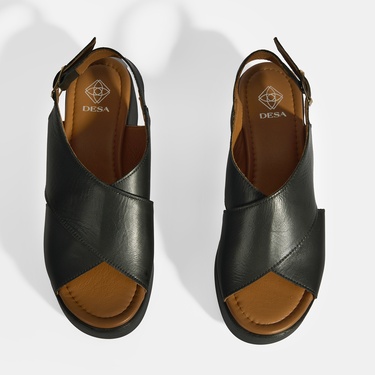  Siyah Kadın Toka Detaylı Deri Sandalet