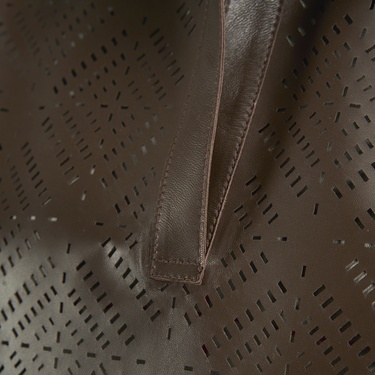  Kadın Kahve Lazer Kesimli Kısa Perforeli Deri Gömlek