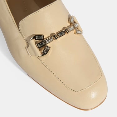  Luca Grossi Kadın Bej Taşlı Toka Aksesuarlı Deri Loafer