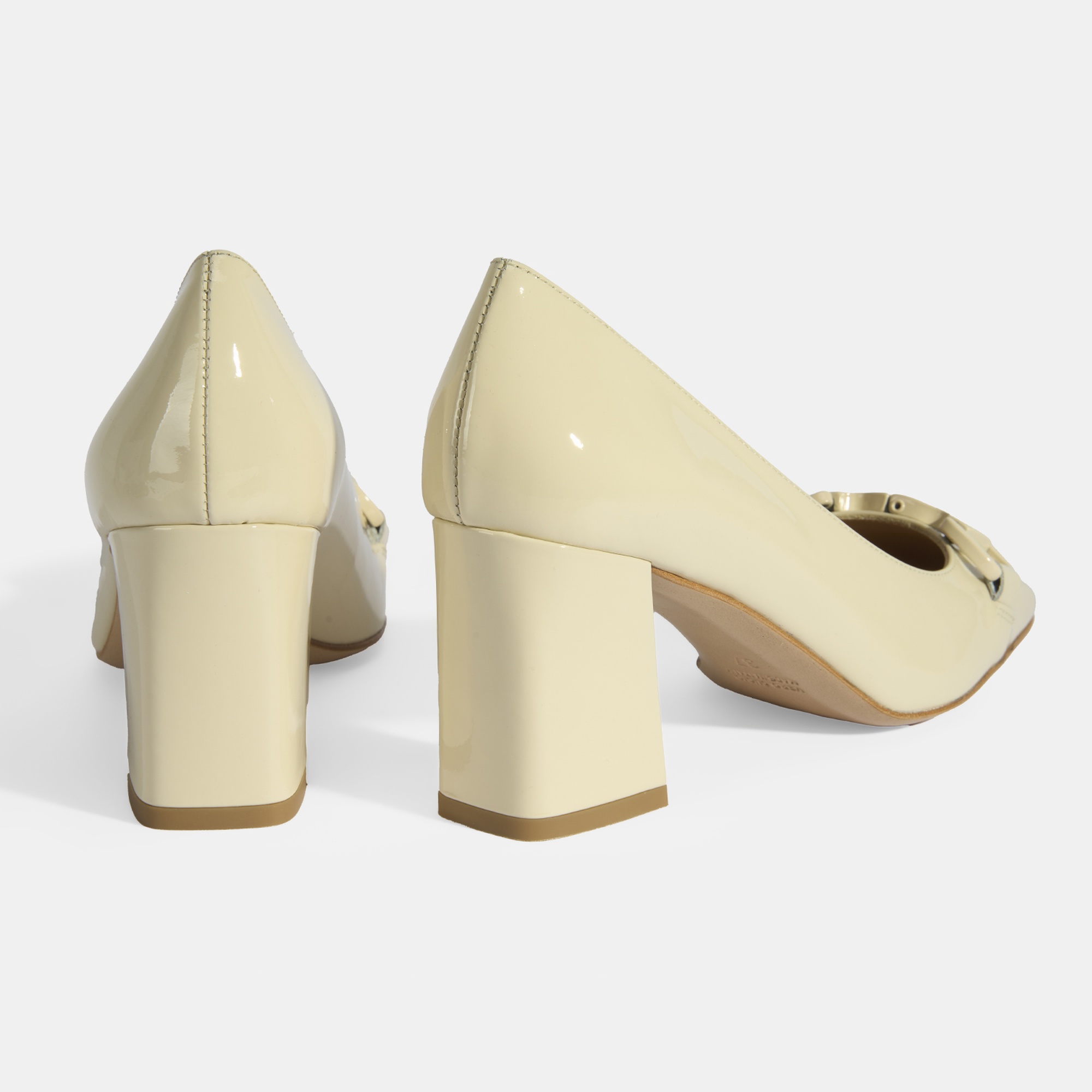 Luca Grossi Kadın Krem Toka Aksesuarlı Rugan Babet