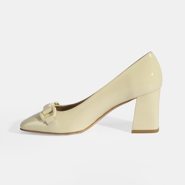  Luca Grossi Kadın Krem Toka Aksesuarlı Rugan Babet