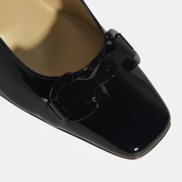  Luca Grossi Kadın Siyah Toka Aksesuarlı Rugan Babet