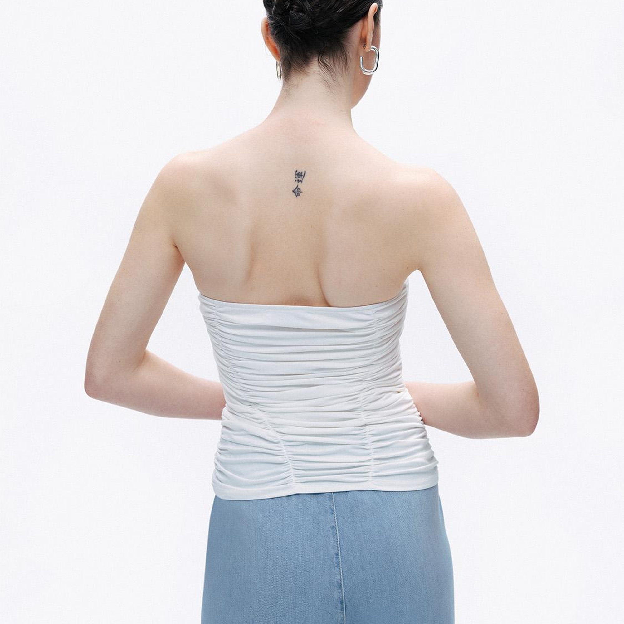 İstiridye Aksesuarlı Bluz