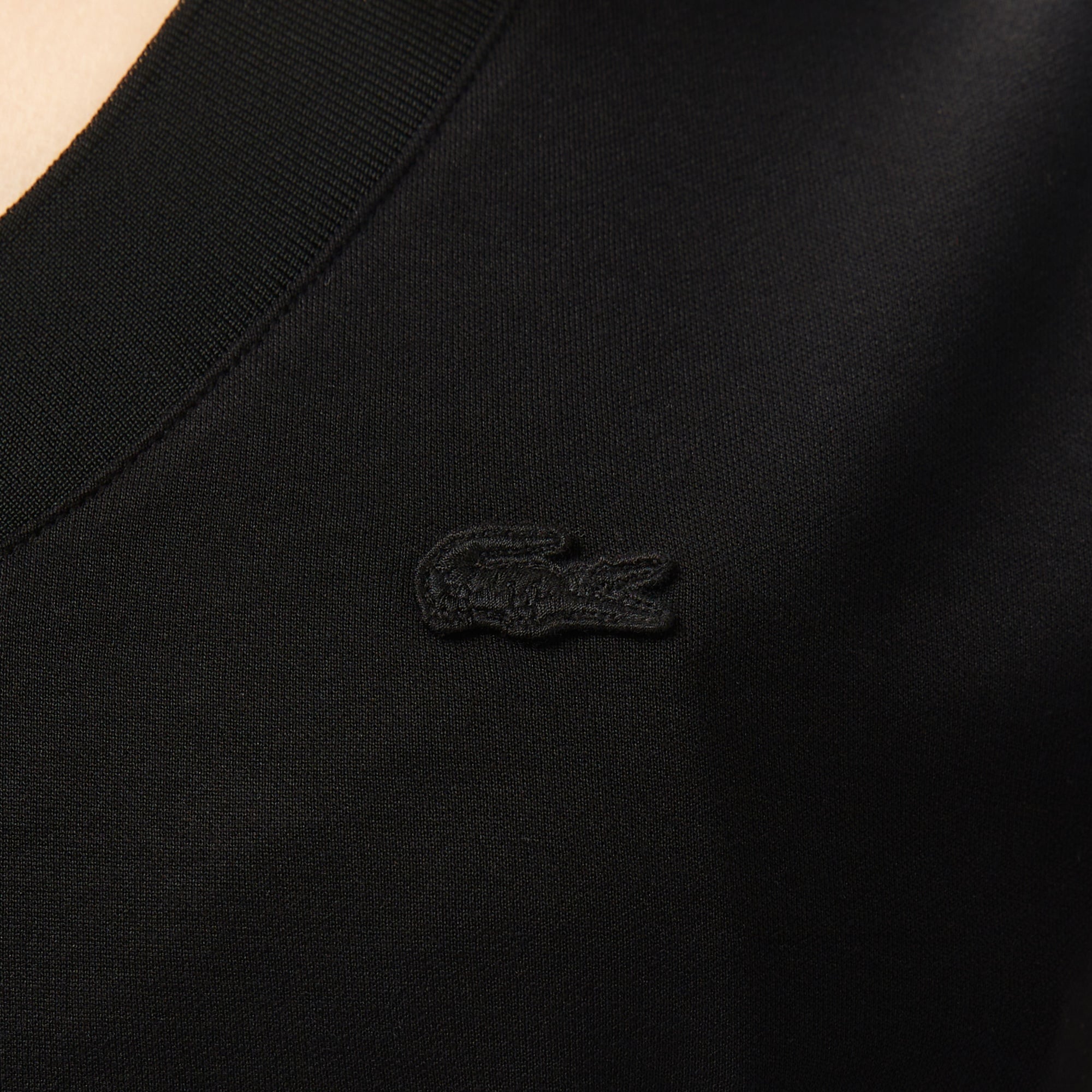 Lacoste Kadın Slim Fit V Yaka Siyah T-Shirt