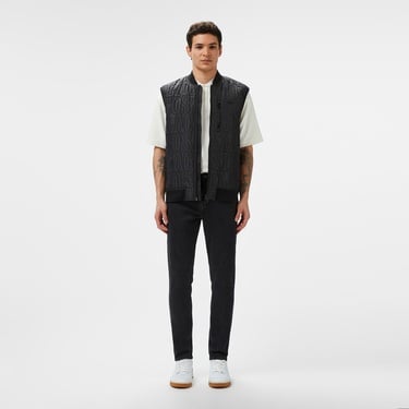  Erkek Regular Fit Dik Yaka Kapitone Siyah Yelek